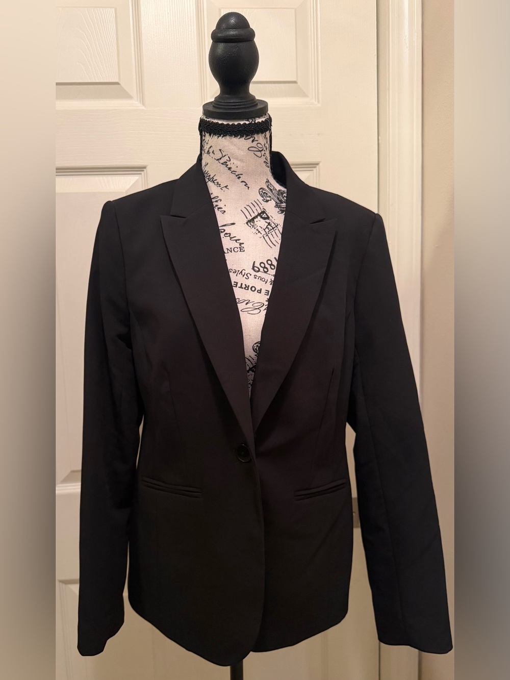 Liz Claiborne Black Tailored Single-Button Blazer